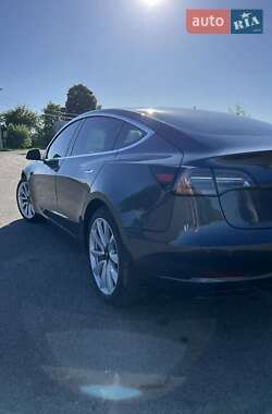 Седан Tesla Model 3 2019 в 