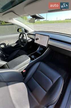 Седан Tesla Model 3 2019 в 