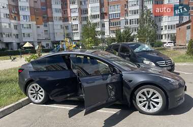 Седан Tesla Model 3 2022 в 