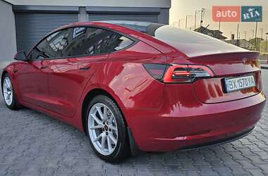 Седан Tesla Model 3 2021 в 
