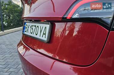 Седан Tesla Model 3 2021 в 