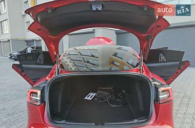 Седан Tesla Model 3 2021 в 