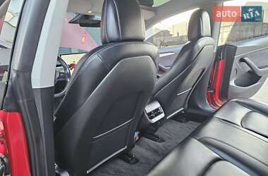 Седан Tesla Model 3 2021 в 