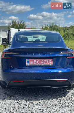 Седан Tesla Model 3 2024 в 