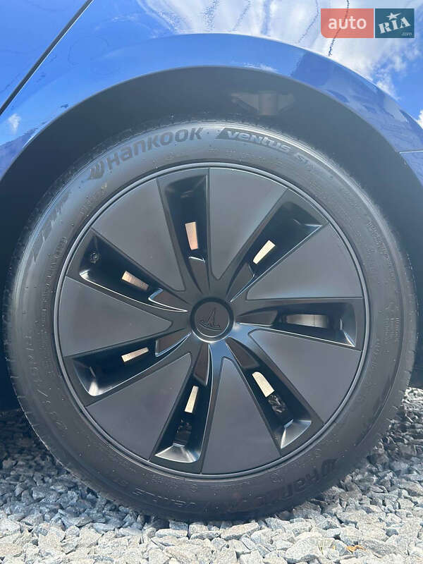 Седан Tesla Model 3 2024 в Дубно