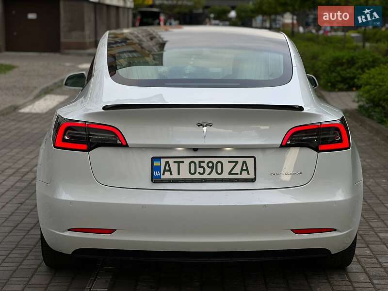 Седан Tesla Model 3 2019 в Ивано-Франковске