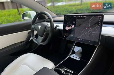 Седан Tesla Model 3 2019 в 