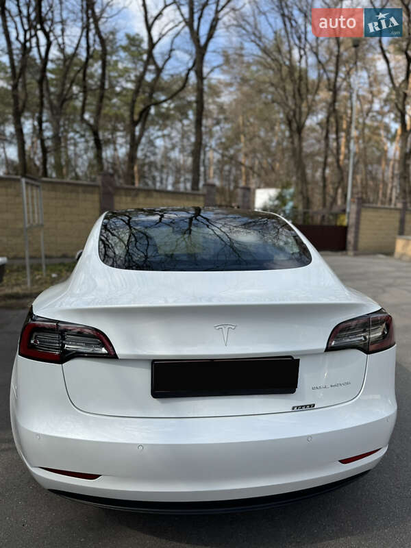 Седан Tesla Model 3 2022 в Дніпрі