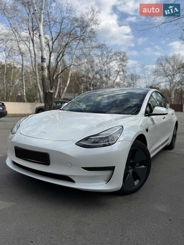 Седан Tesla Model 3 2022 в Дніпрі