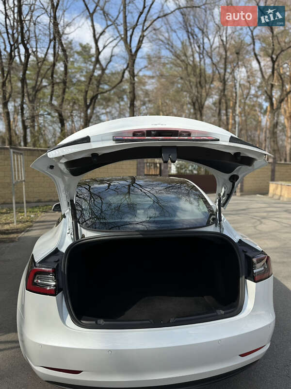 Седан Tesla Model 3 2022 в Дніпрі