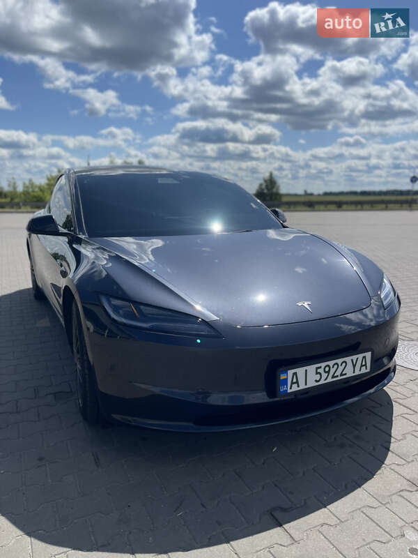 Седан Tesla Model 3 2024 в Буче