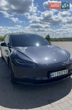Седан Tesla Model 3 2024 в 
