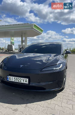 Tesla Model 3 2024
