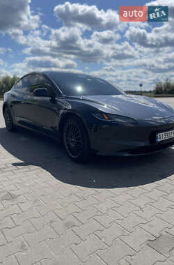 Седан Tesla Model 3 2024 в 