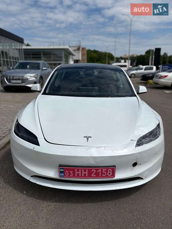 Седан Tesla Model 3 2024 в Ровно