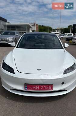Седан Tesla Model 3 2024 в 