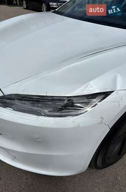 Седан Tesla Model 3 2024 в 
