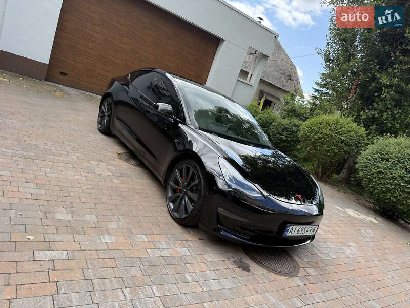 Седан Tesla Model 3 2020 в Києві