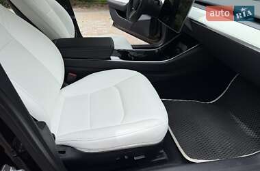 Седан Tesla Model 3 2020 в 