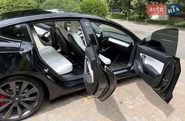 Седан Tesla Model 3 2020 в 