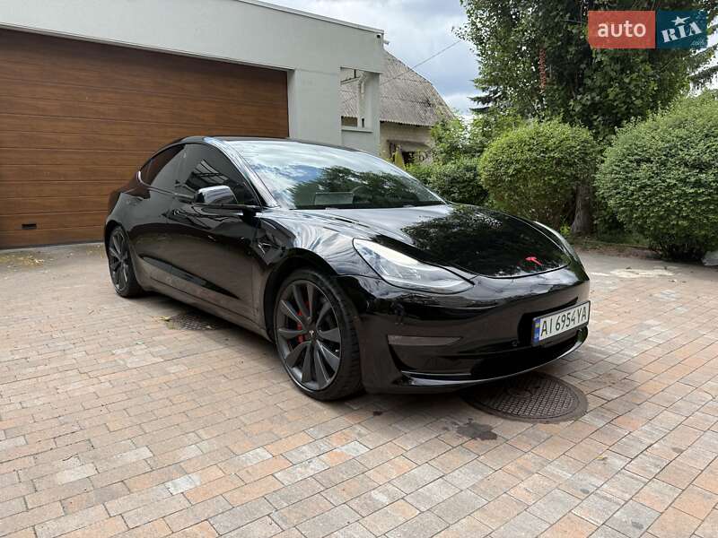 Седан Tesla Model 3 2020 в Києві