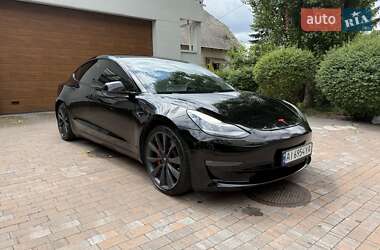 Седан Tesla Model 3 2020 в 