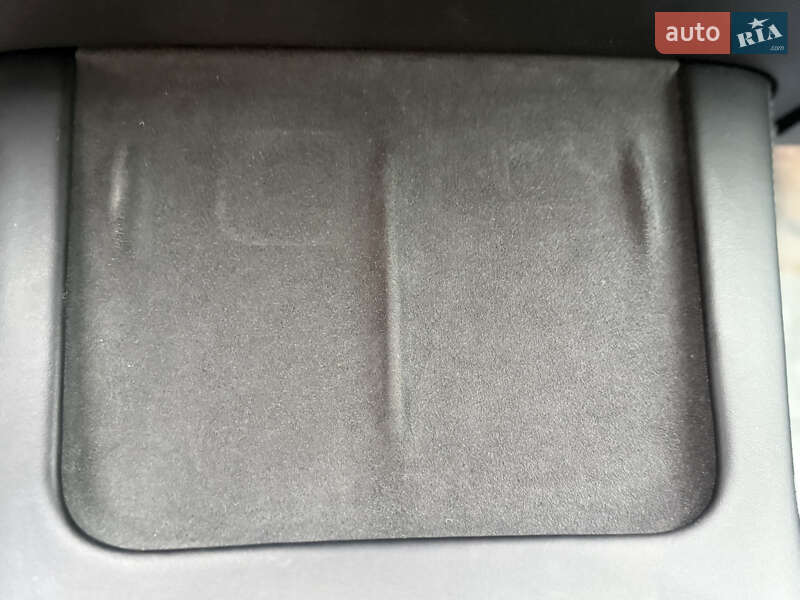 Седан Tesla Model 3 2020 в Коломые