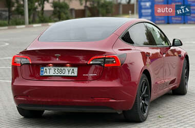 Седан Tesla Model 3 2020 в 