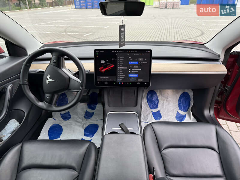 Седан Tesla Model 3 2020 в Коломые