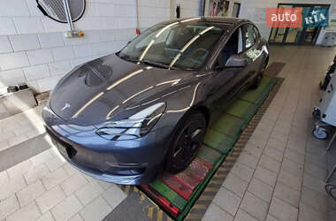 Седан Tesla Model 3 2022 в Тернополе