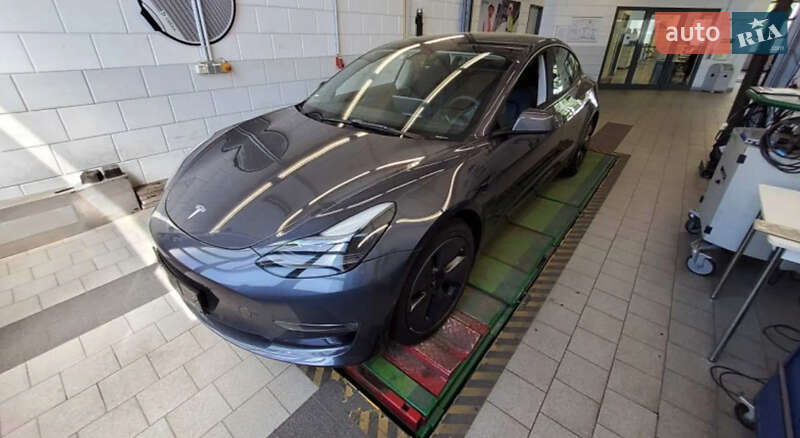 Седан Tesla Model 3 2022 в Тернополі