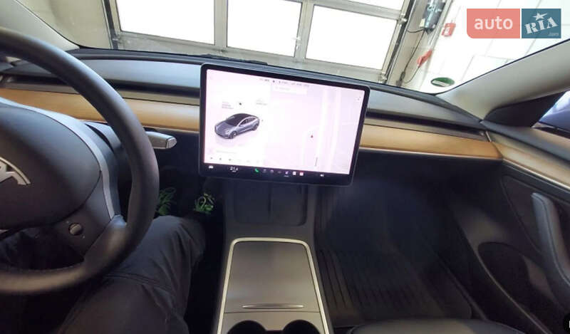 Седан Tesla Model 3 2022 в Тернополі