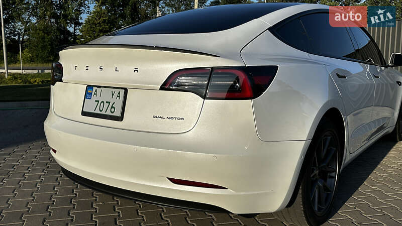 Седан Tesla Model 3 2021 в Кагарлыке