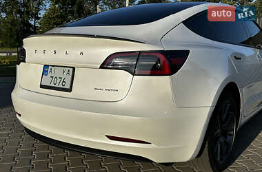 Седан Tesla Model 3 2021 в 