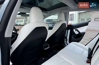 Седан Tesla Model 3 2020 в 