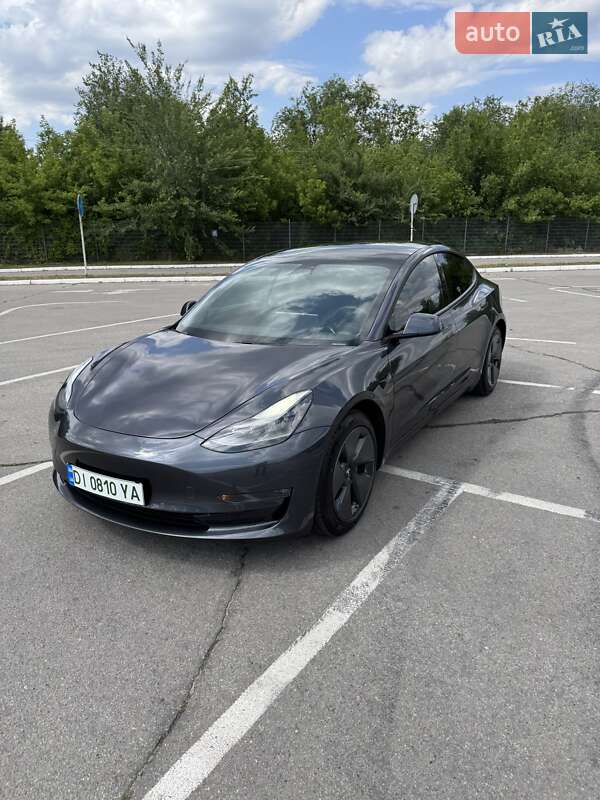 Седан Tesla Model 3 2021 в 