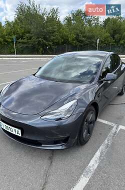 Седан Tesla Model 3 2021 в 