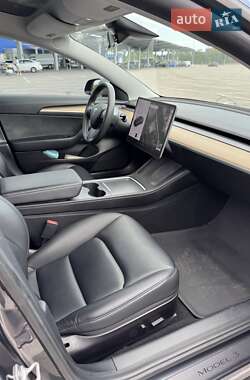 Седан Tesla Model 3 2021 в 