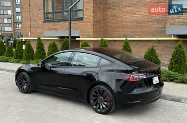 Седан Tesla Model 3 2021 в 