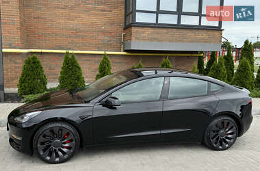Седан Tesla Model 3 2021 в 