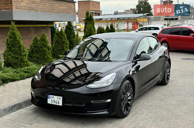 Седан Tesla Model 3 2021 в 