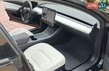 Седан Tesla Model 3 2019 в 