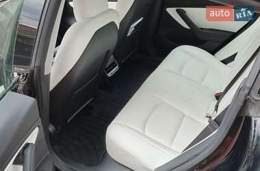 Седан Tesla Model 3 2019 в 