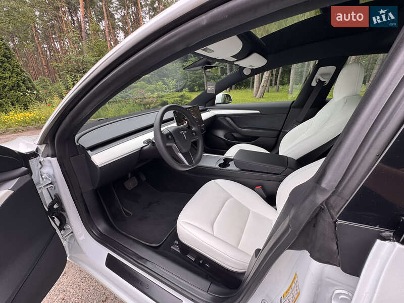 Седан Tesla Model 3 2023 в Киеве