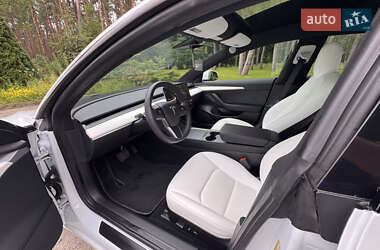 Седан Tesla Model 3 2023 в 