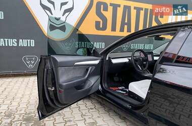 Седан Tesla Model 3 2021 в 
