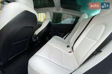 Седан Tesla Model 3 2021 в 