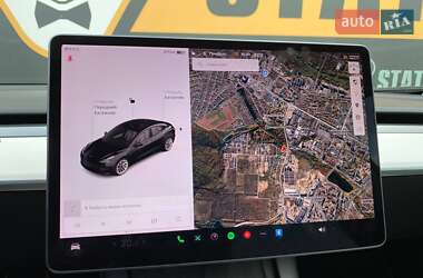 Седан Tesla Model 3 2021 в 