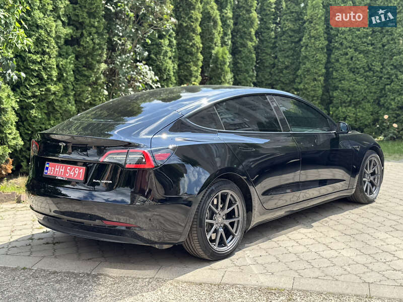Седан Tesla Model 3 2021 в Луцке