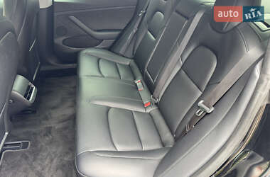 Седан Tesla Model 3 2021 в 